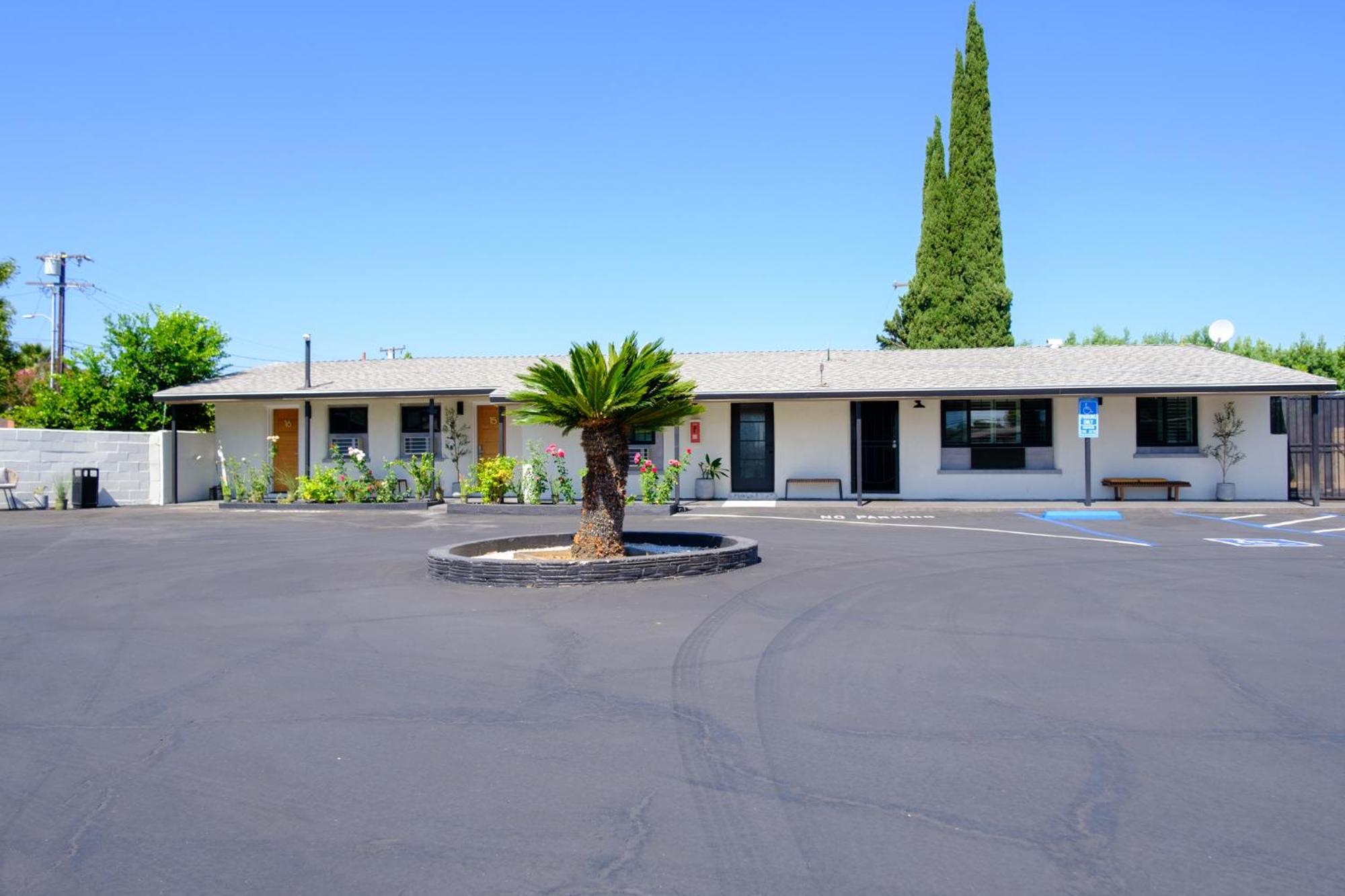 Adobe Inn Monterey Park Exteriör bild